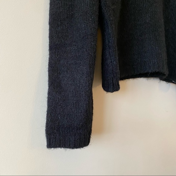 Zara-Knit Sweater with Faux Pearls (Large) - Picture 7 of 10